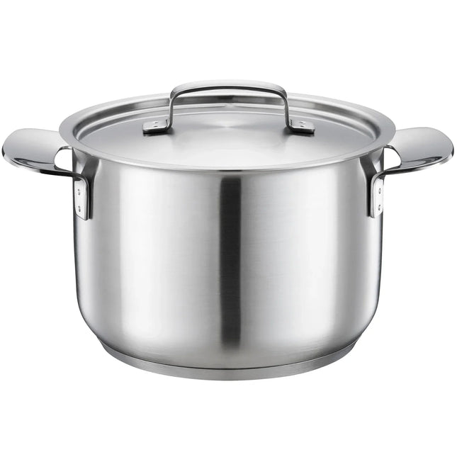 Rostfri gryta med lock och handtag från Nordic Cookware på vit bakgrund