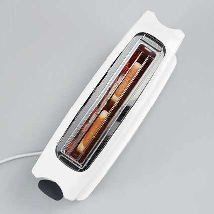 Vit brödrost från Nordic Cookware med brödskivor, modern köksdesign