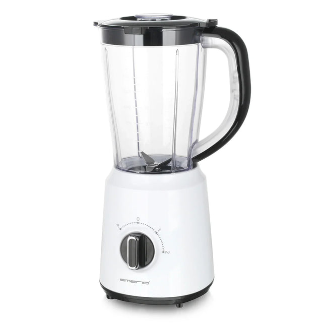 Vit bordsblender med svart handtag från Nordic Cookware, modern köksapparat.