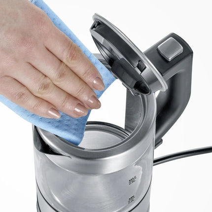 Hand rengör rostfri vattenkokare med trasa, köksprodukt från Nordic Cookware