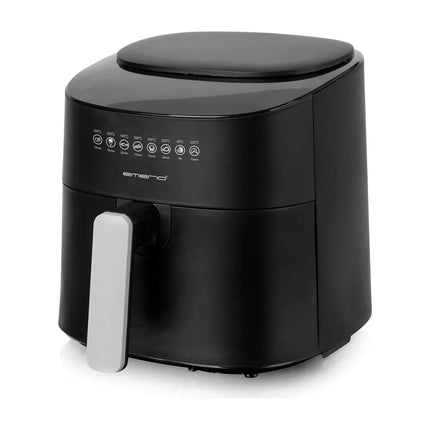 Svart varmluftsfritös från Emerio på en vit bakgrund, köksmaskin Nordic Cookware