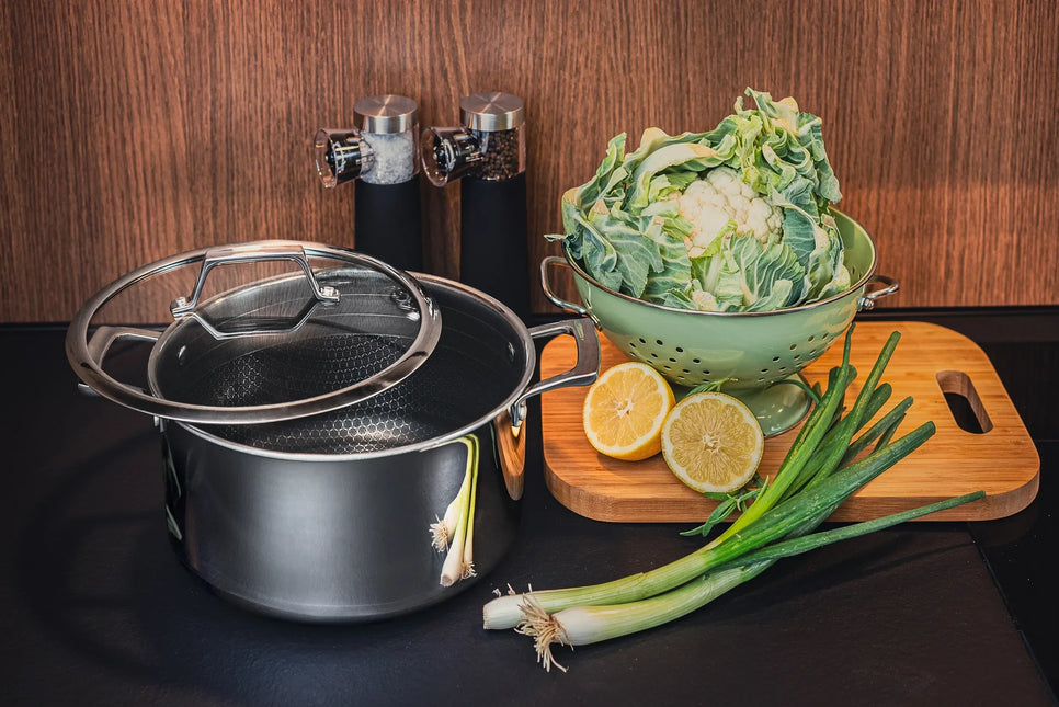 Hâws Santo hybrid beläggningsgryta med lock 5,8 L