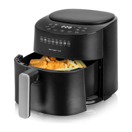 Svart airfryer med digital panel, pommes frites och nuggets, Nordisk köksutrustning