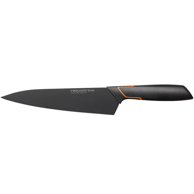 Svart kockkniv Fiskars Edge med ergonomiskt handtag, köksredskap från Nordic Cookware