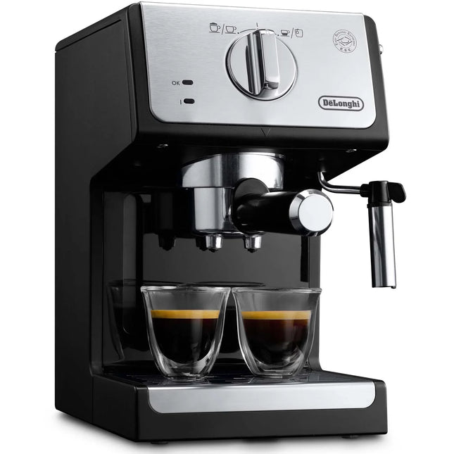 DeLonghi espressomaskin med två glas kaffe, modern design, Nordic Cookware