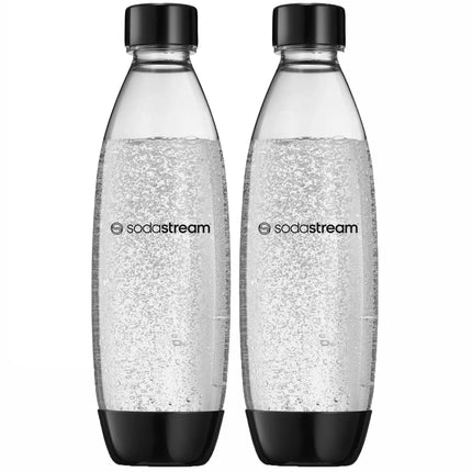 Två Sodastream PET-flaskor med lock, fyllda med kolsyrat vatten, Nordic Cookware