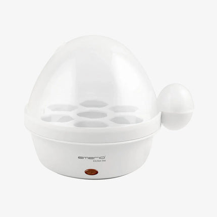 Vit Emerio äggkokare på vit bakgrund, modern köksutrustning hos Nordic Cookware