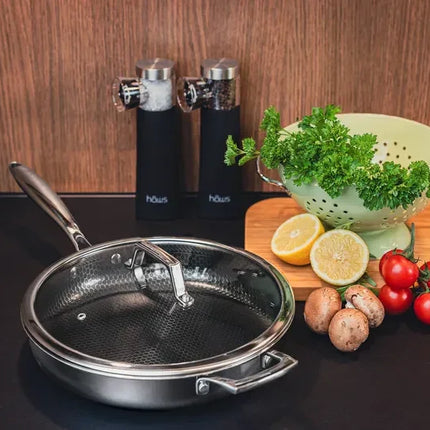 Hâws Santo sautépanna med lock 28 cm och hybridbeläggning