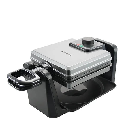 Elektriskt våffeljärn i rostfritt stål från Nordic Cookware på vit bakgrund