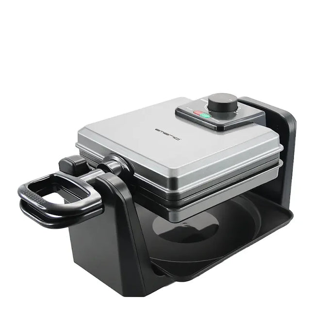 Elektriskt våffeljärn i rostfritt stål från Nordic Cookware på vit bakgrund