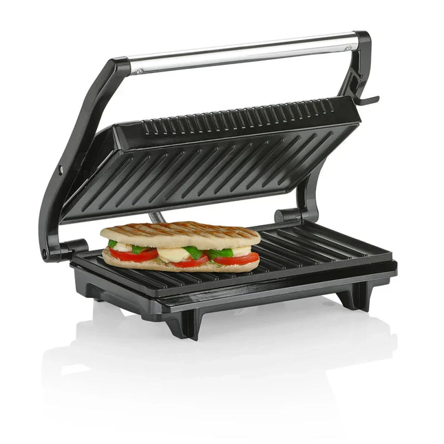 Elektrisk bordsgrill med panini på grillplattor, Nordic Cookware köksredskap.