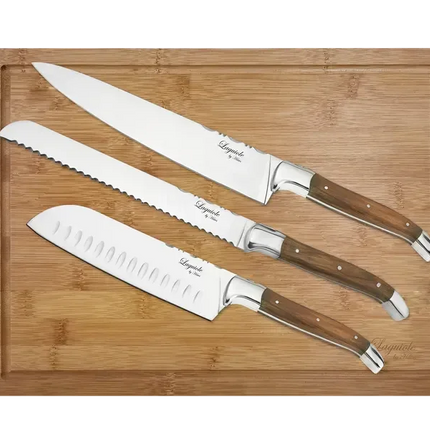 Laguiole By Hâws kockknivset med 3 knivar i olivträ och skärbräda i bambu