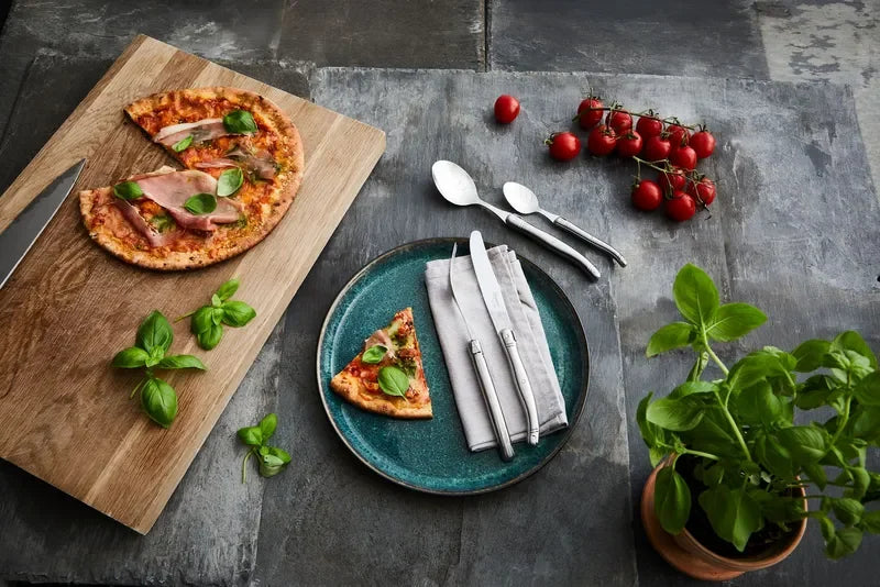 Laguiole By Hâws bestickset med 24 delar i rostfritt stål