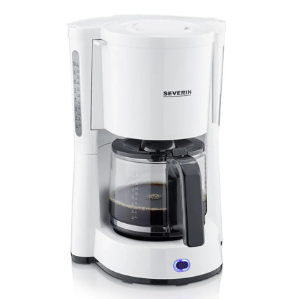 Vit Severin kaffebryggare med glaskanna på vit bakgrund, köksapparat Nordic Cookware